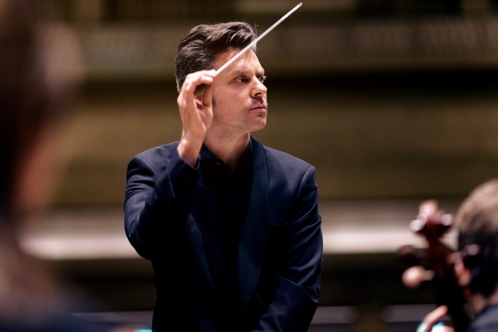 Joseph Bastian debuts with Sinfonieorchester St. Gallen