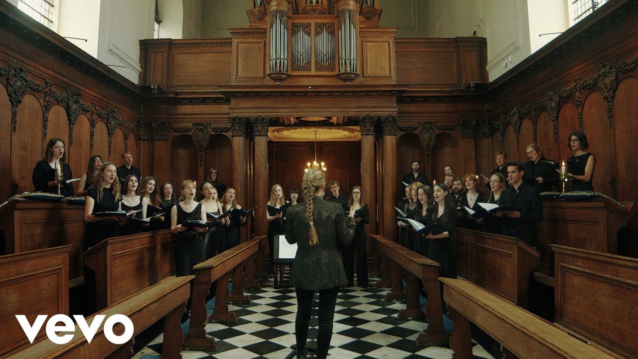 GB Anna Lapwood, The Chapel Choir of Pembroke College, Cambridge - Make You Feel My Love