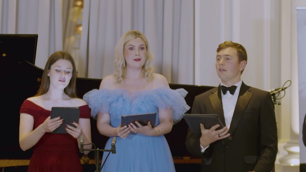 Tayla Alexander, Angelina Dorlin-Barlow & Redmond Sanders sing Mozart's Soave sia il vento from Così fan tutte